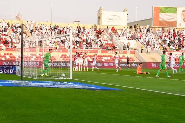 من الدوري الإماراتي