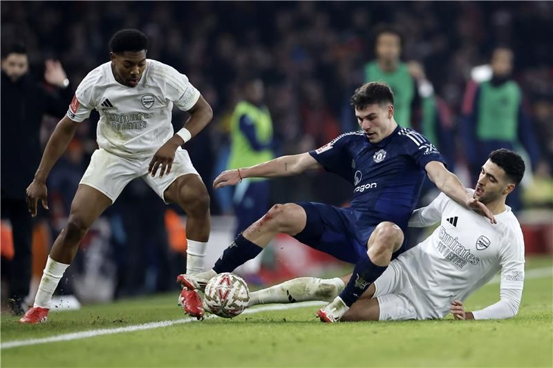 جانب من مباراة آرسنال ومانشستر يونايتد