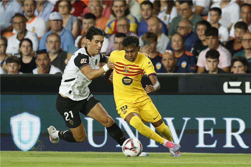 لقاء سابق بين الفريقين