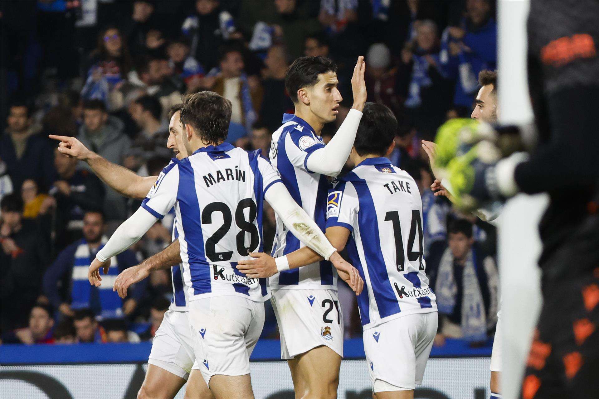 فرحة لاعبي ريال سوسييداد