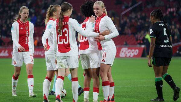 لاعبات أياكس