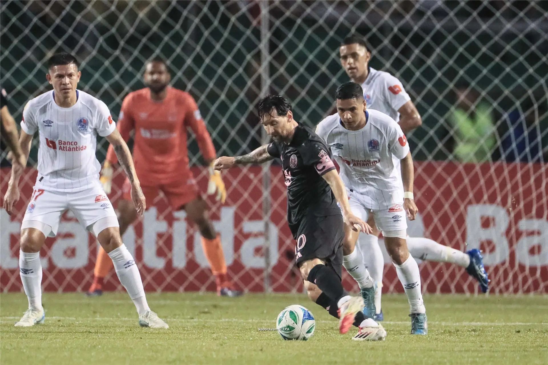 ?i=epa%2fsoccer%2f2025-02%2f2025-02-09%2f2025-02-09-11883885_epa