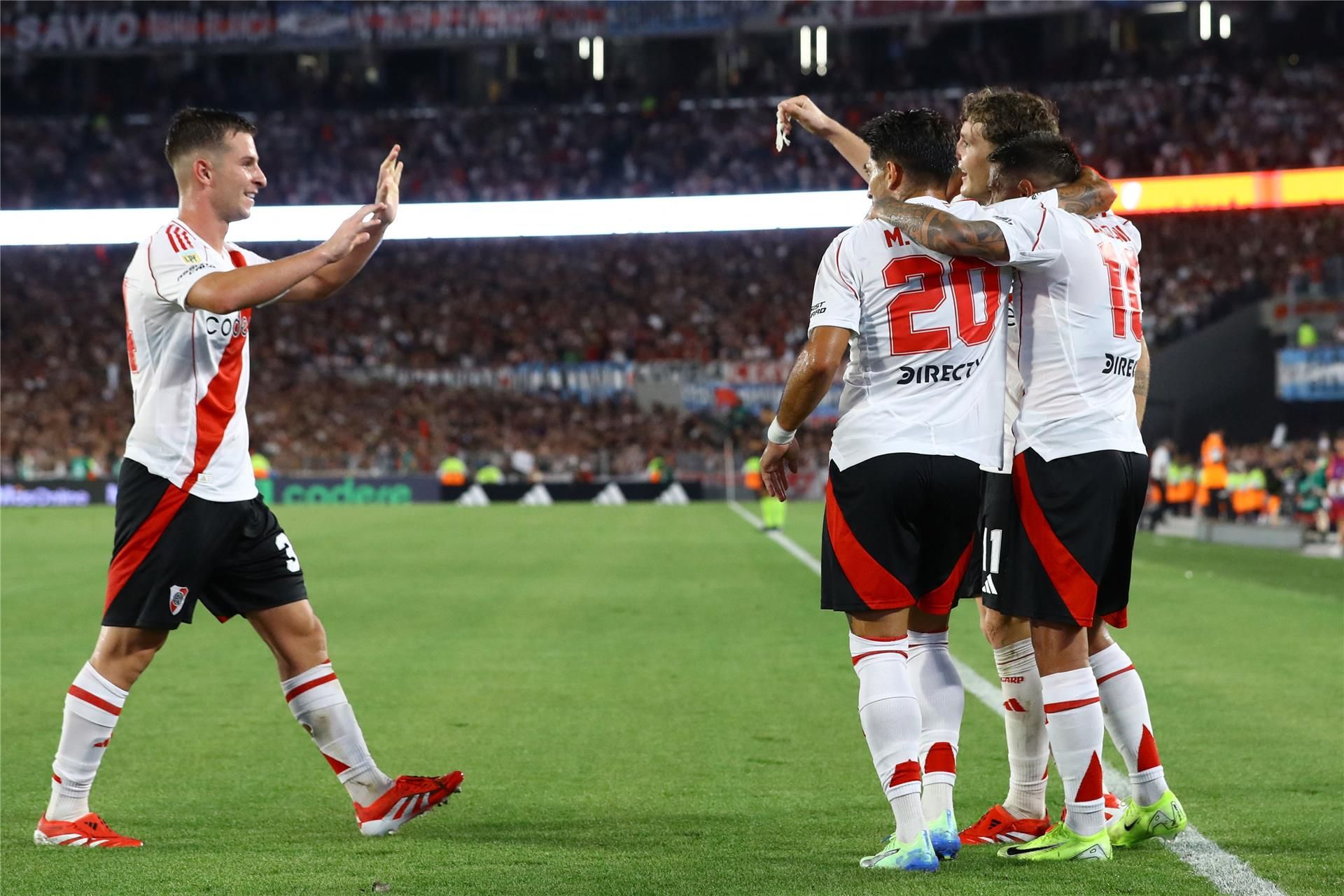 لاعبو ريفر بليت