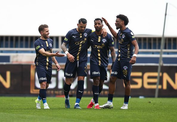 لاعبو قاسم باشا