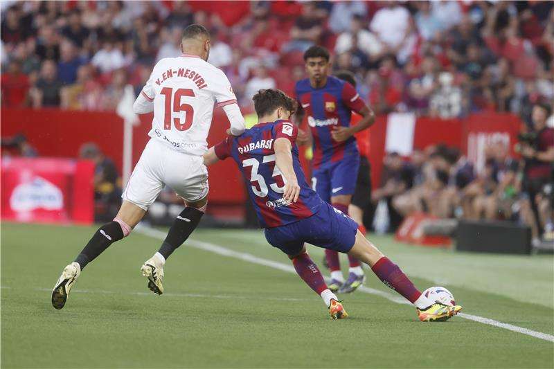 لقاء سابق بين الفريقين