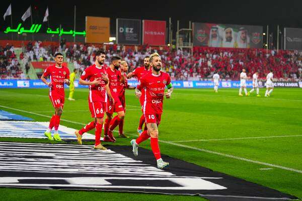 لاعبو شباب الأهلي