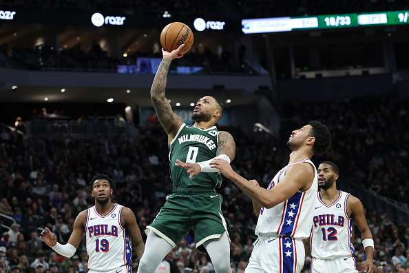 من مباراة ميلووكي باكس و فيلادلفيا سفنتي سيكسرز