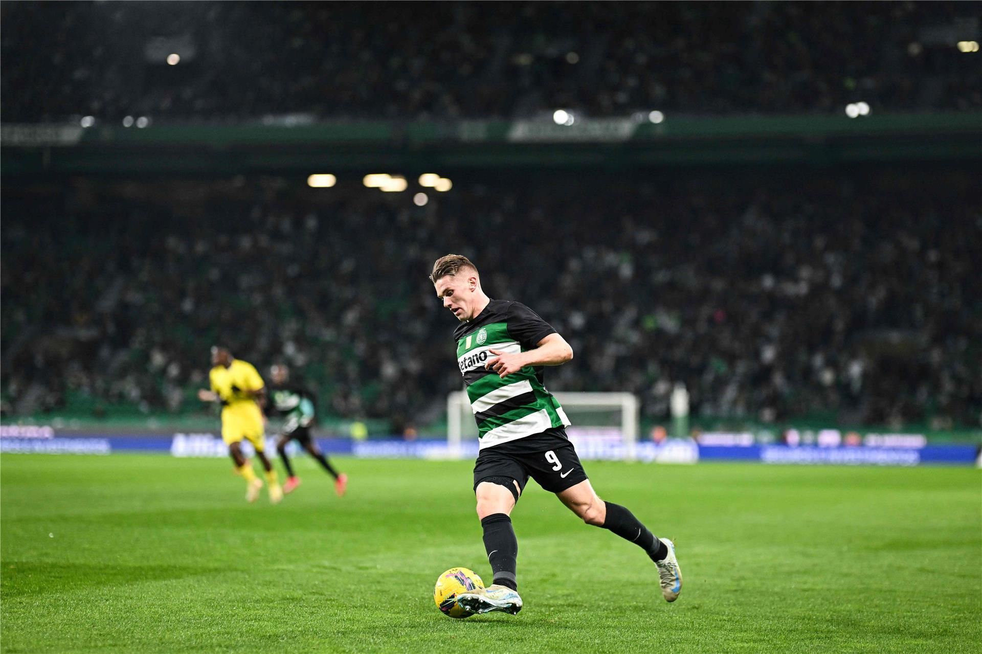 فيكتور جيوكيريس