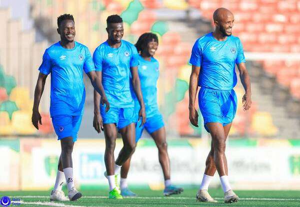 لاعبو الهلال