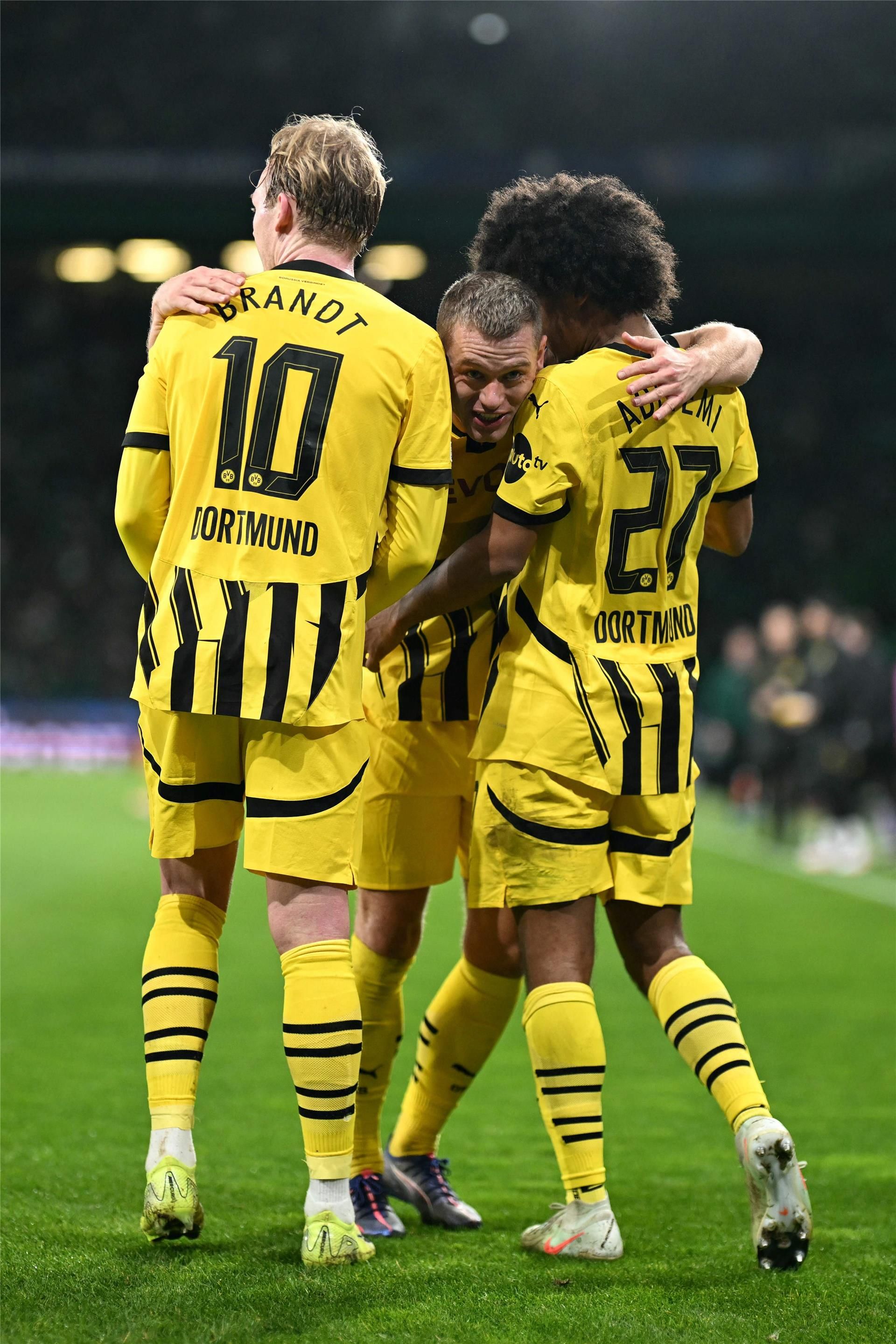 لاعبو بروسيا دورتموند