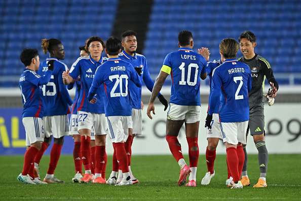 لاعبو يوكوهاما إف مارينوس