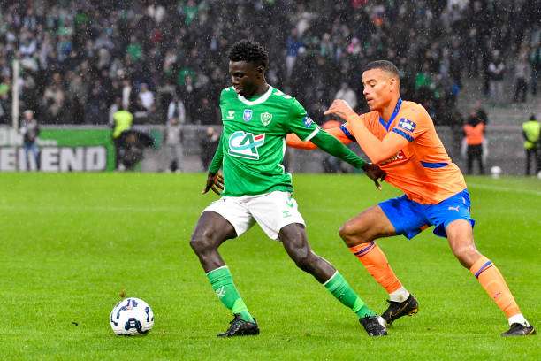 لقاء سابق بين الفريقين