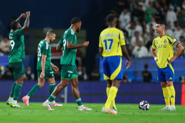 لقاء سابق بين الفريقين