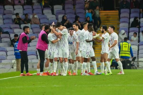 فرحة لاعبي العين