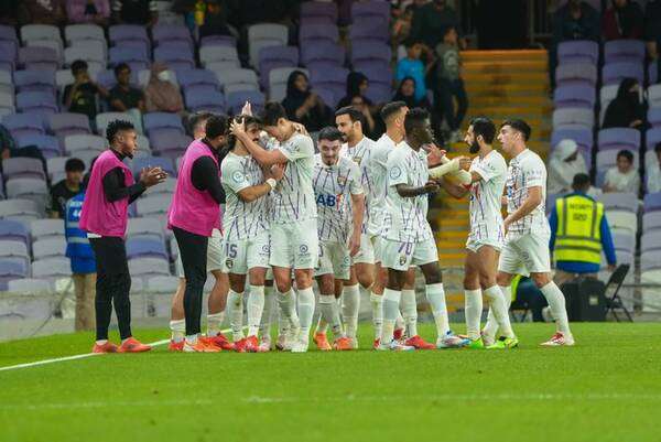 فرحة لاعبي العين