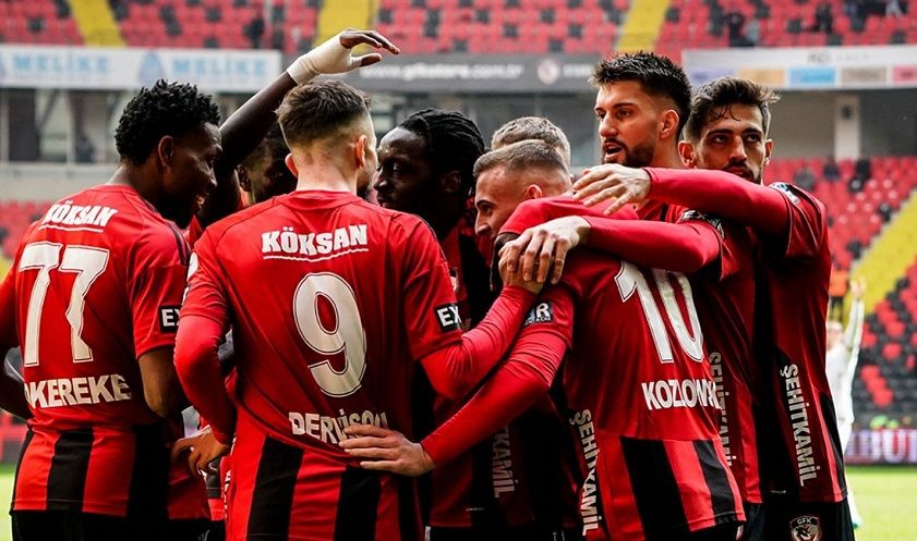 فرحة لاعبي غازي عنتاب