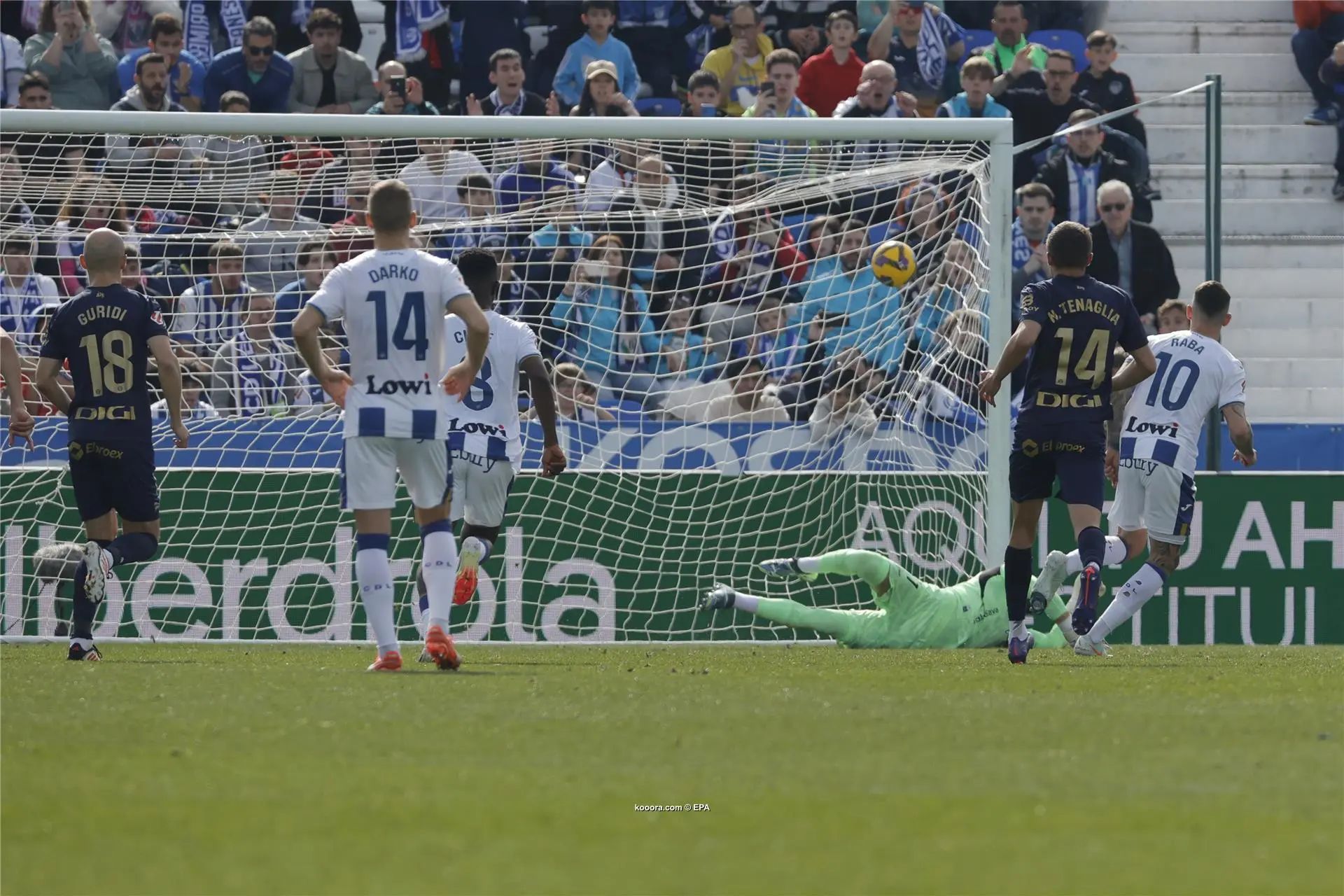 ?i=epa%2fsoccer%2f2025-02%2f2025-02-15%2f2025-02-15-11897971_epa