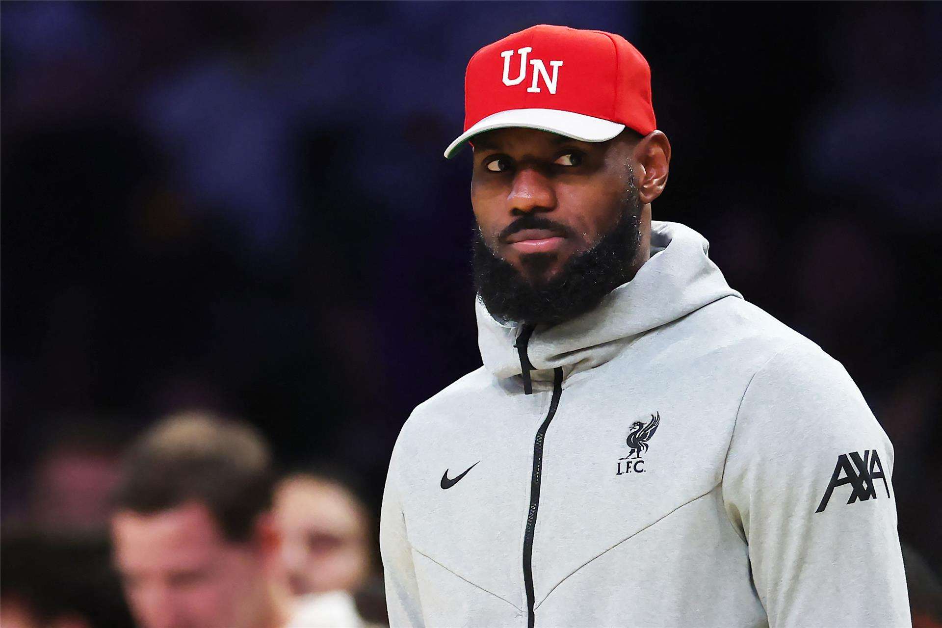 ليبرون جيمس