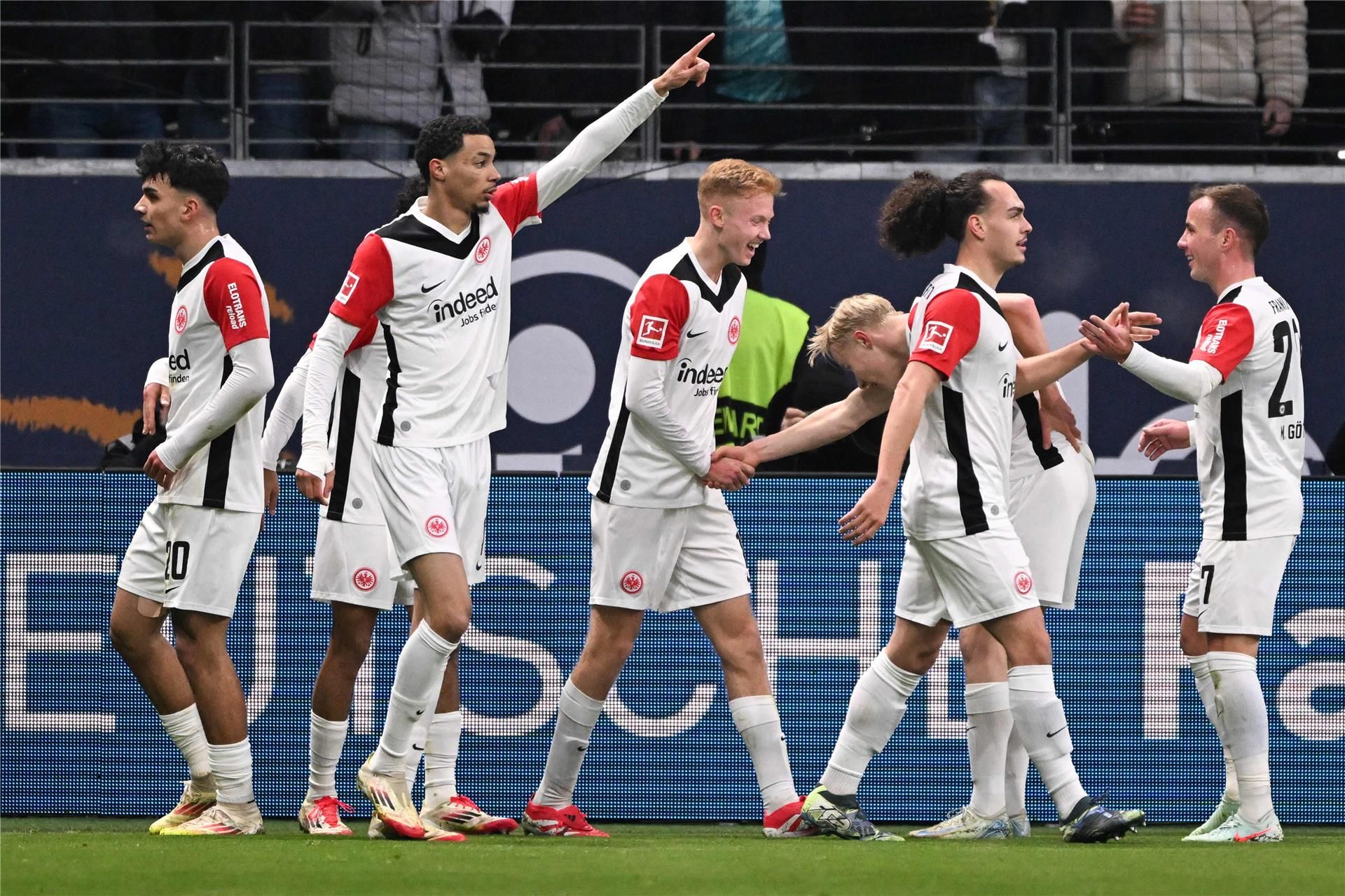 لاعبو آينتراخت فرانكفورت