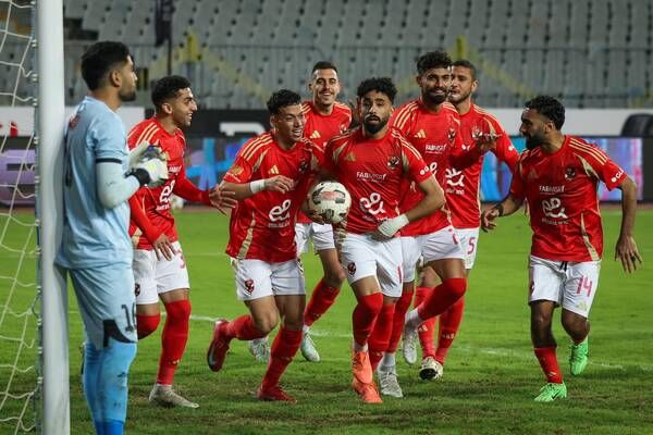 لاعبو الأهلي