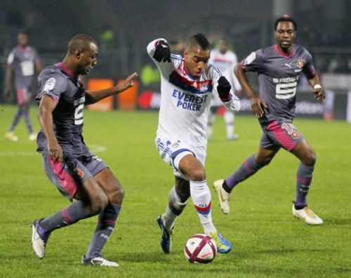 2011-11-18t213045z_01_rpr15_rtridsp_3_soccer-france_reuters