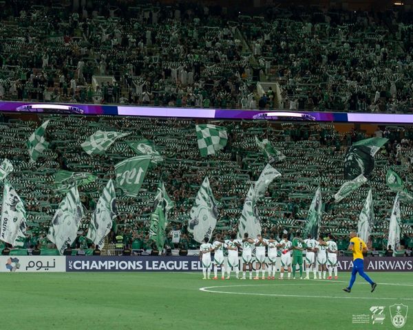 لاعبو الأهلي