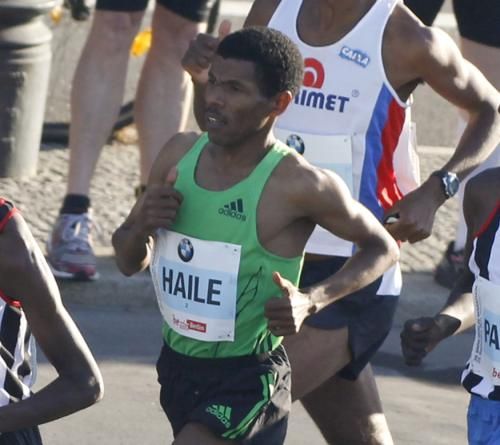 2011-09-25t121447z_01_fab09_rtridsp_3_athletics-marathon-berlin_reuters