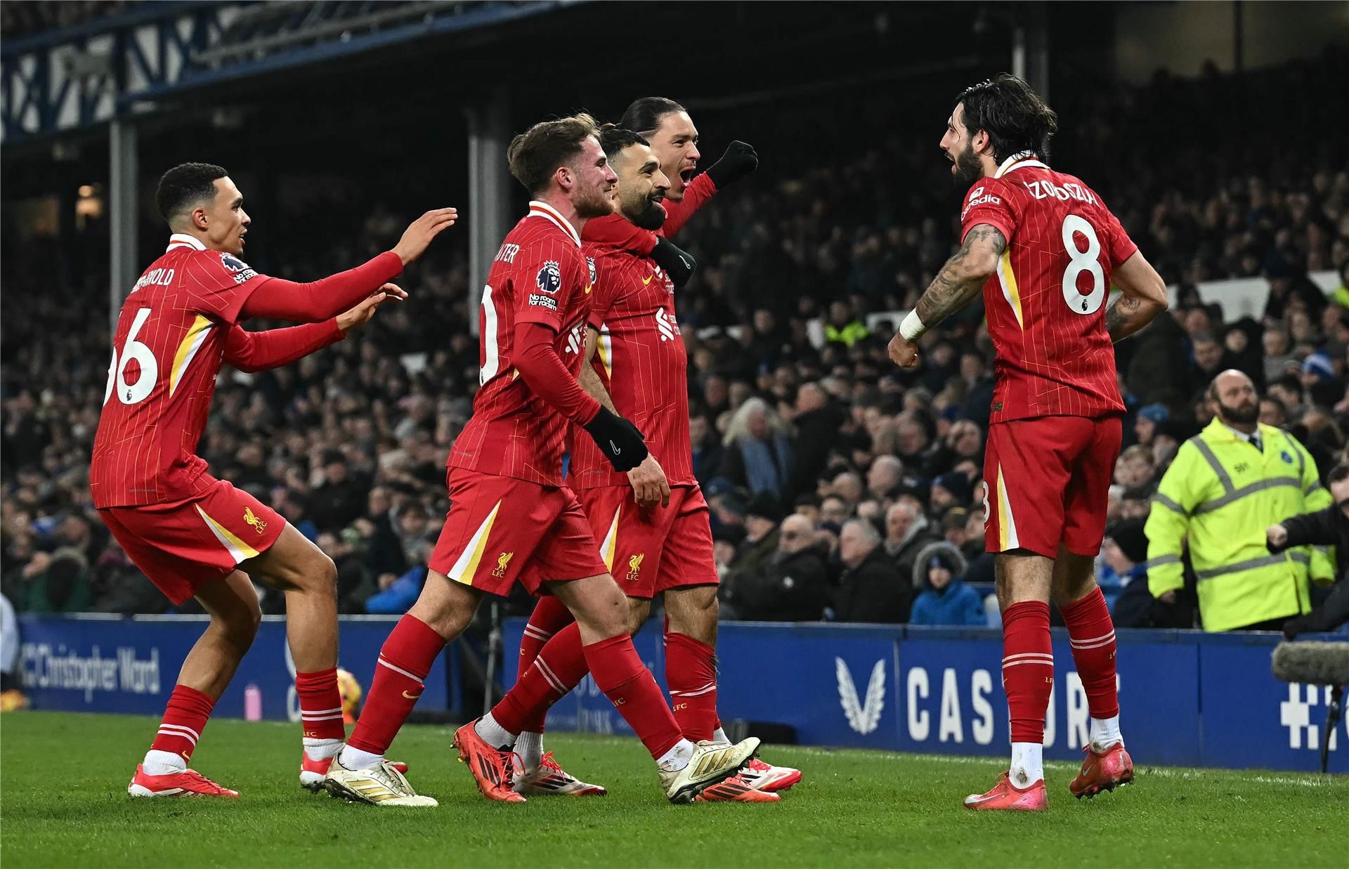 لاعبو ليفربول