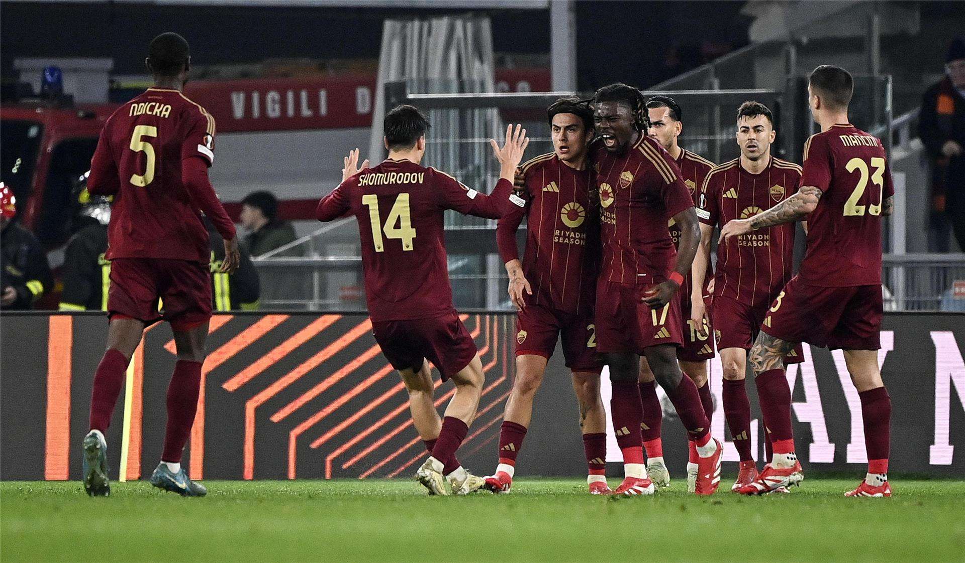 فرحة لاعبي روما