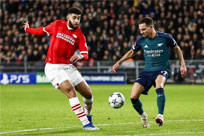 من لقاء سابق بين أرسنال وأيندهوفن