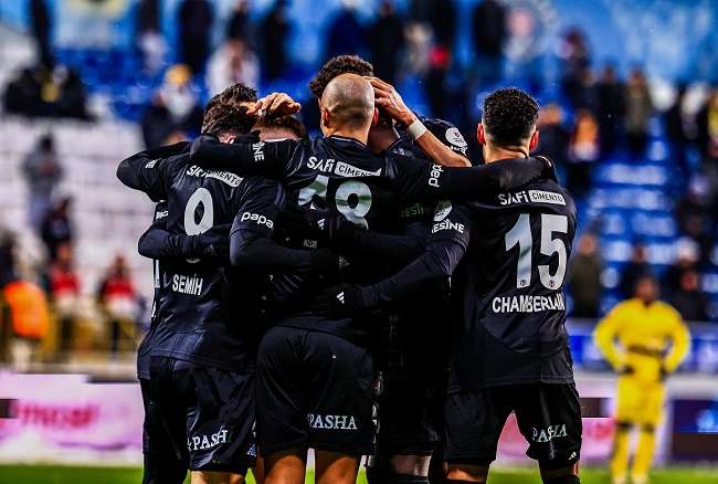 فرحة لاعبي بشكتاش