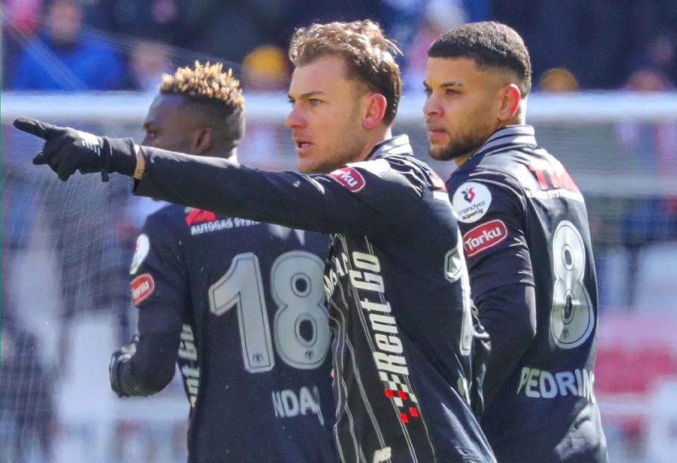 فرحة لاعبي قونيا سبور بالتعادل