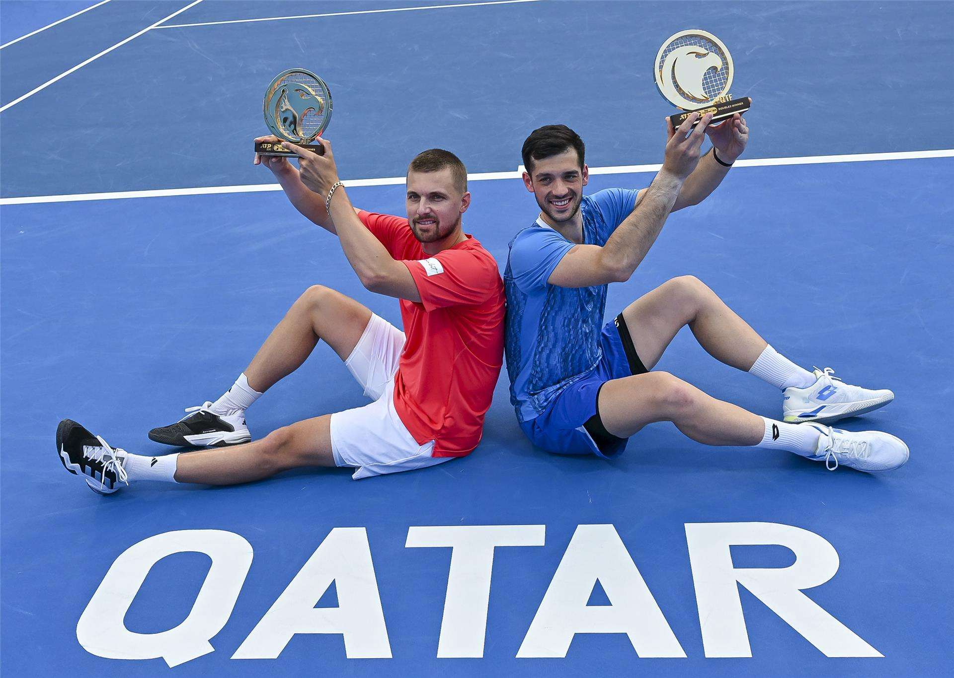 جوليان كاش ولويد جلاسبول