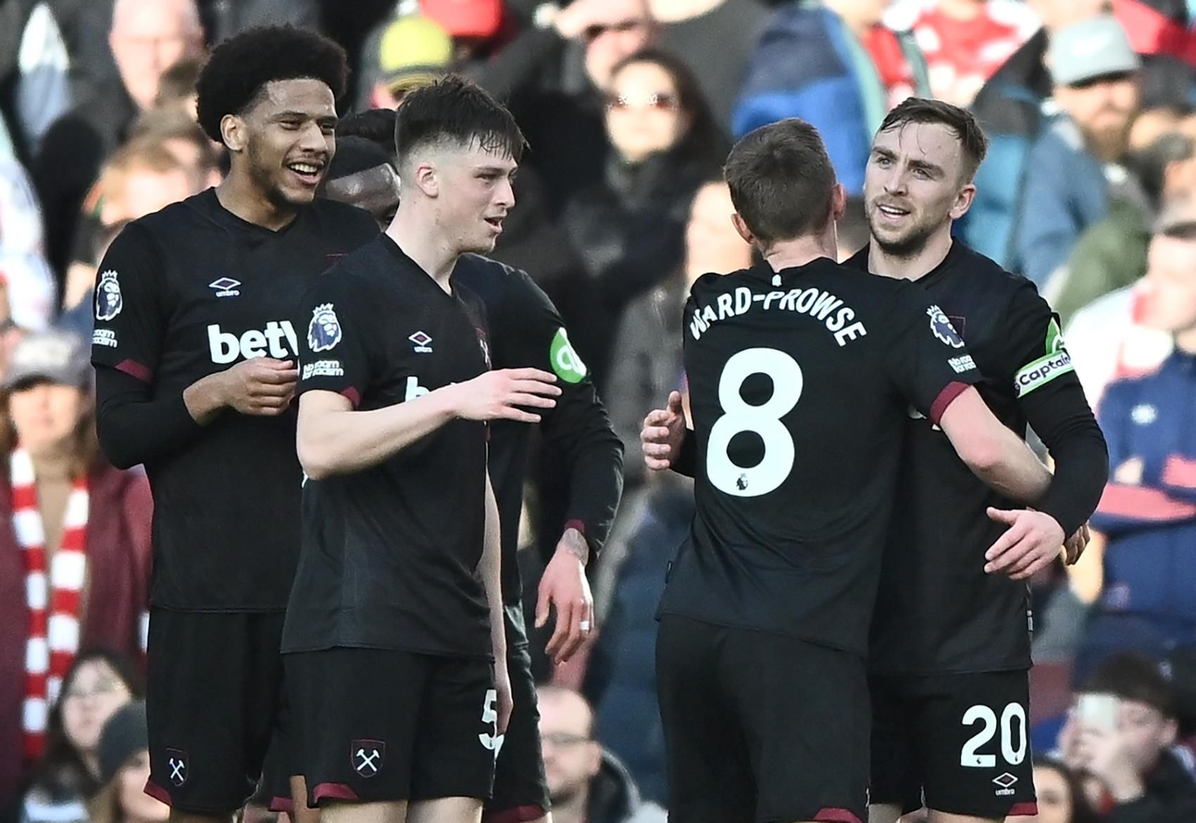 فرحة لاعبي وست هام