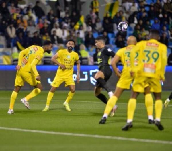 من مباراة الخليج واتحاد جدة