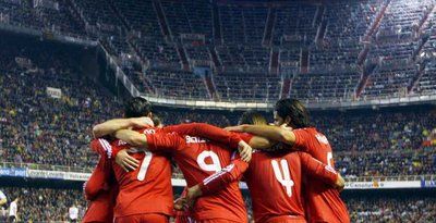 فرحة مدريدية باللون الأحمر