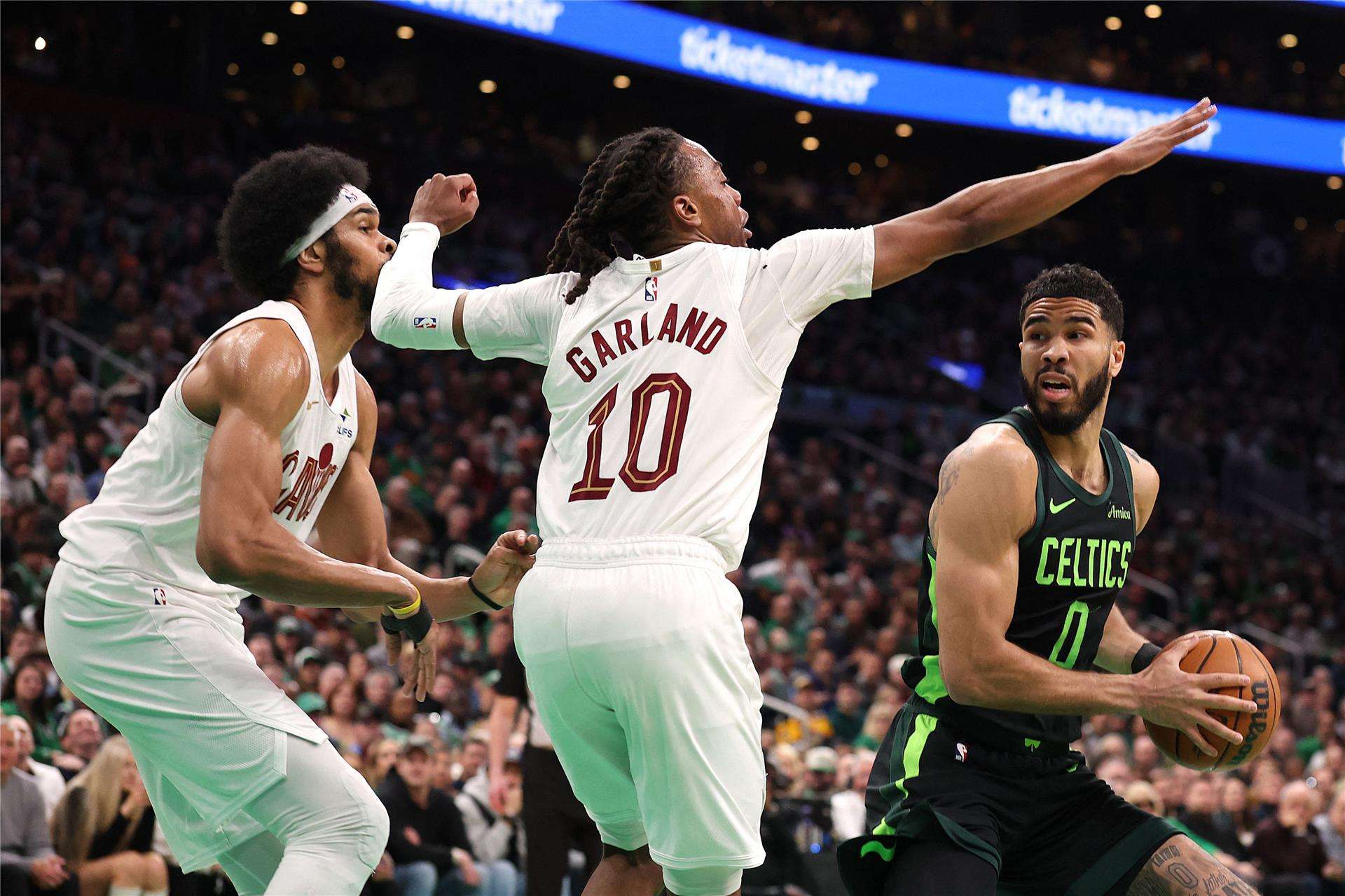 من مواجهة كليفلاند كافالييرز أمام بوسطن سلتيكس