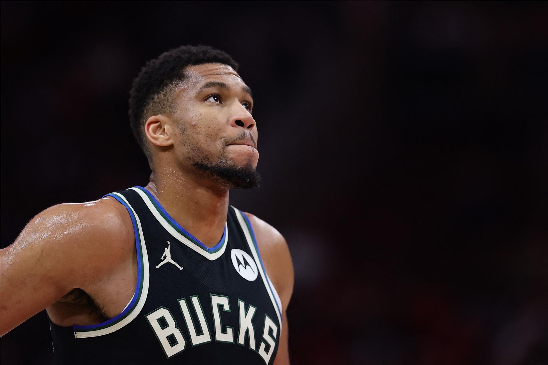 جيانيس أنتيتوكونمبو