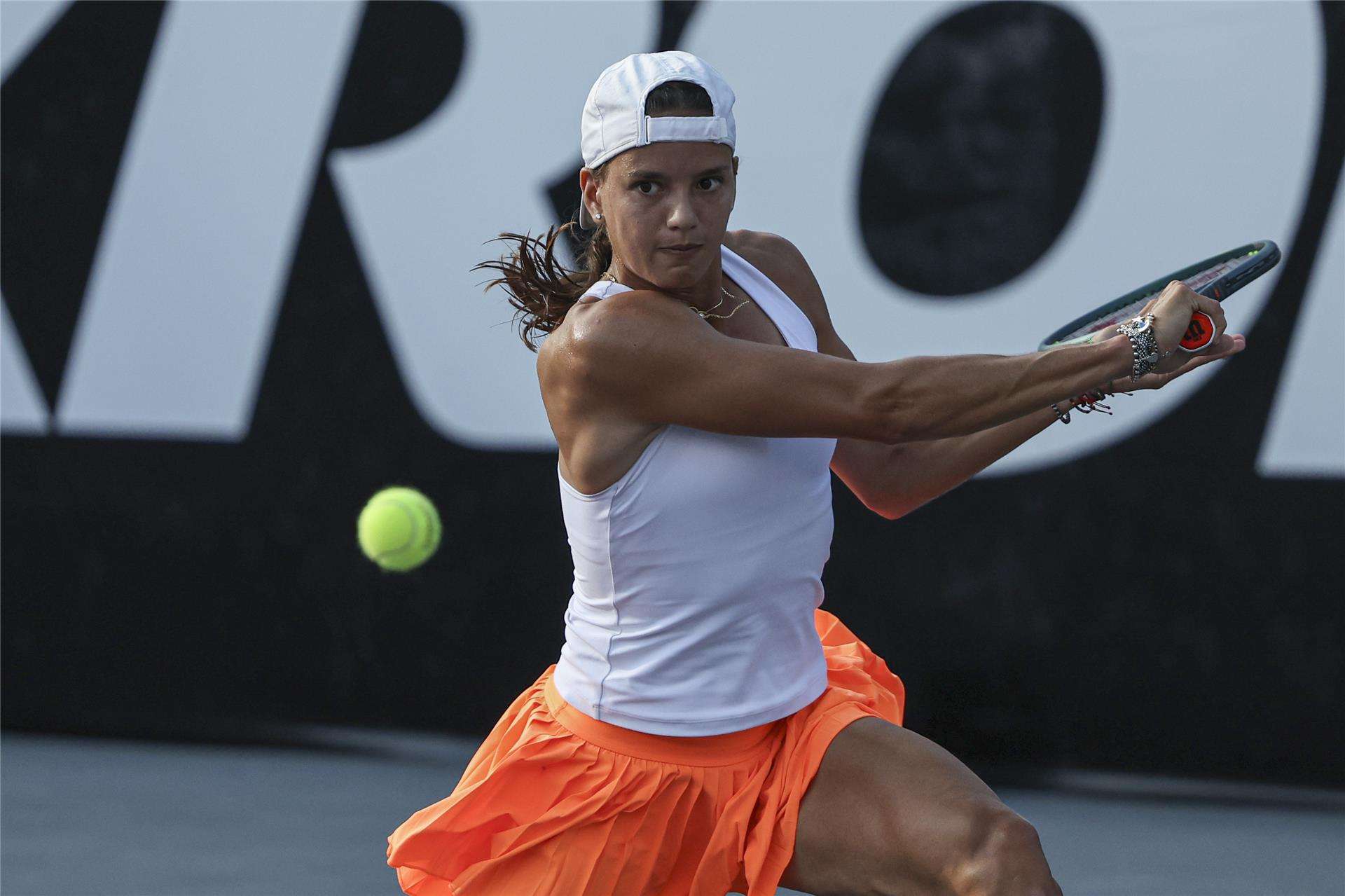 إيميليانا أرانجو