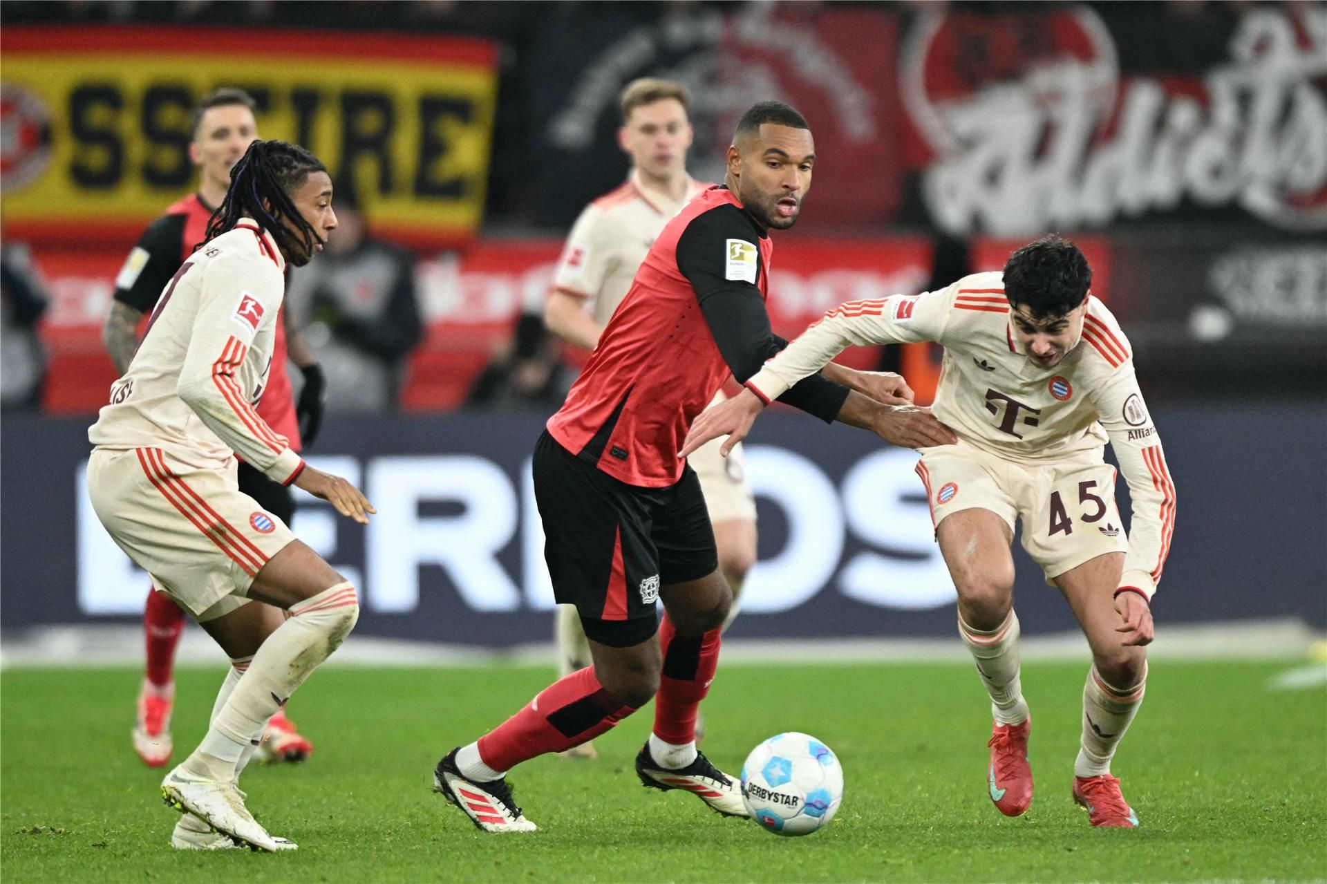 من مباراة سابقة بين الفريقين