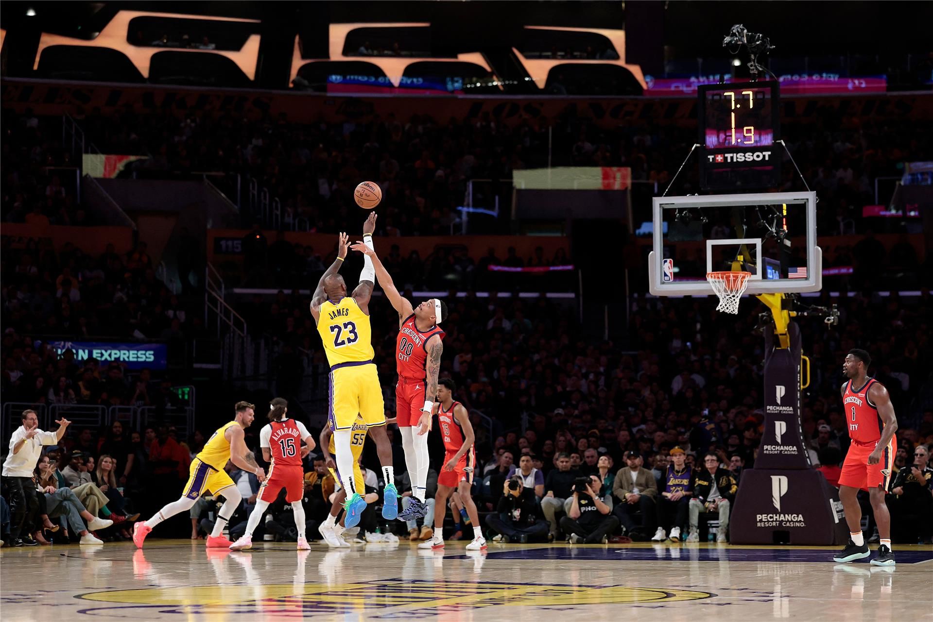 ليبرون جيمس