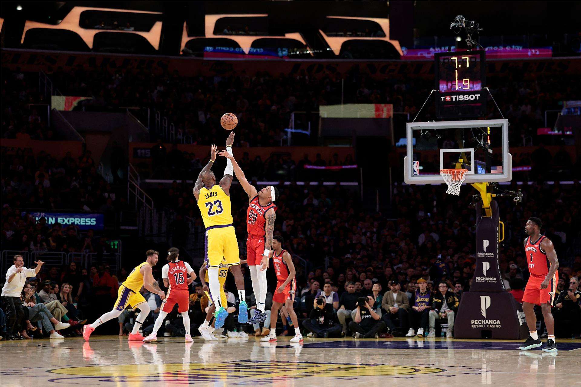 ليبرون جيمس