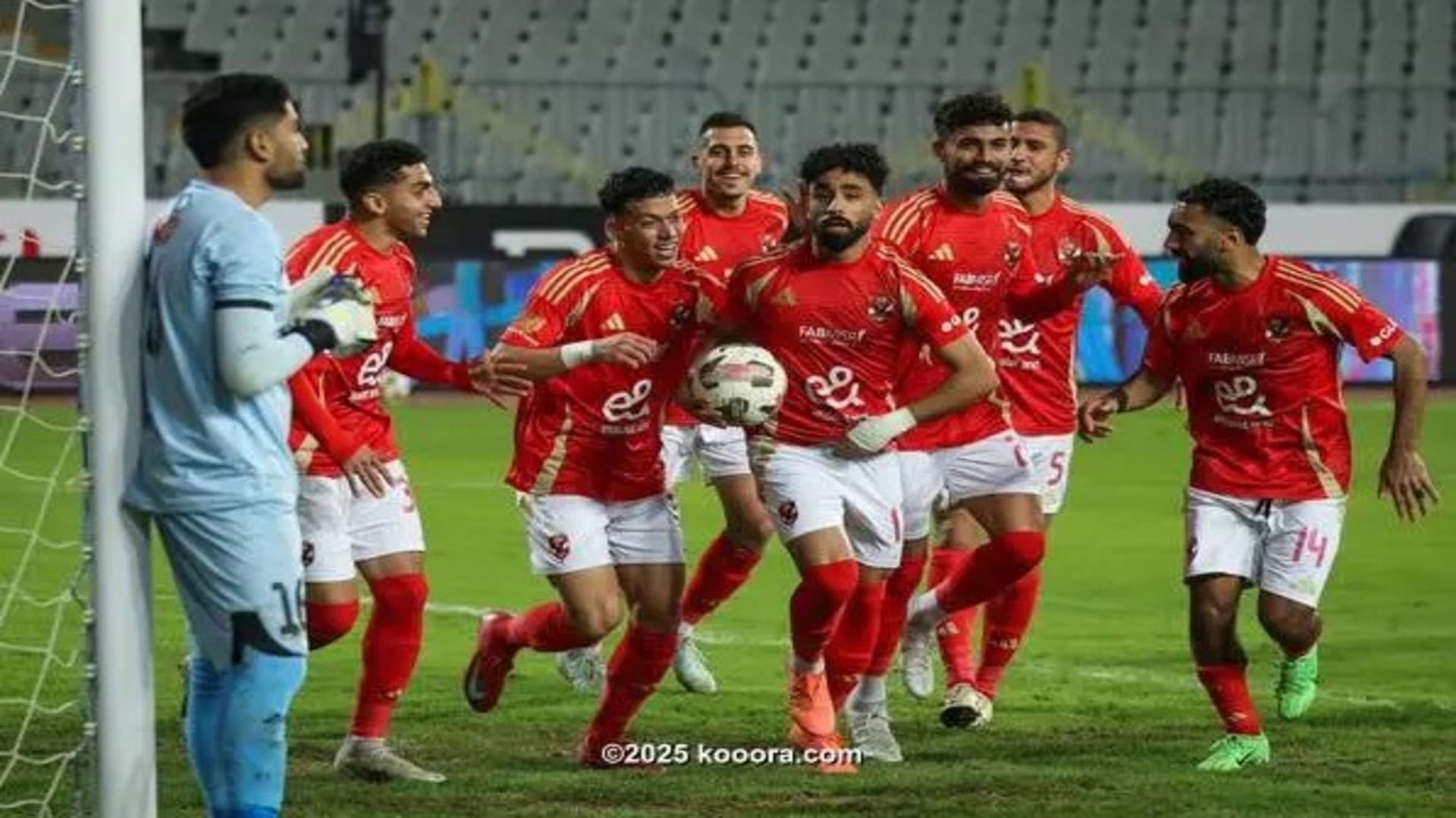 لاعبو الأهلي