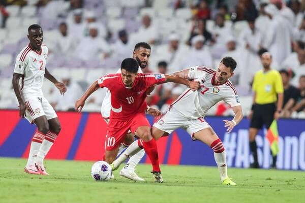 من مباراة الإمارات وكوريا الشمالية