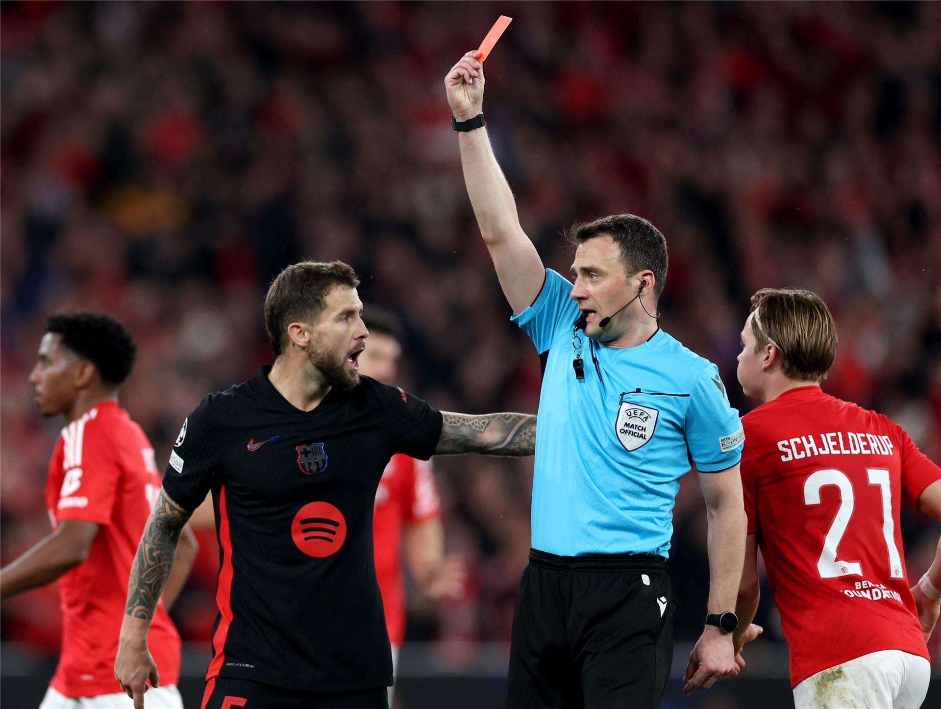 لحظة طرد كوبارسي