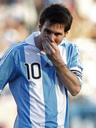 2011-11-11t225522z_01_srr18_rtridsp_3_soccer-world_reuters