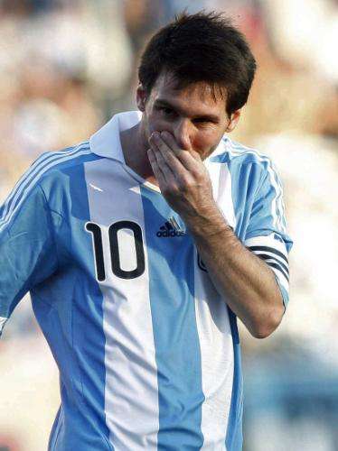 2011-11-11t225522z_01_srr18_rtridsp_3_soccer-world_reuters