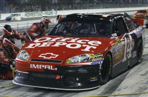2011-11-21t001818z_01_mia15_rtridsp_3_motor-racing_reuters