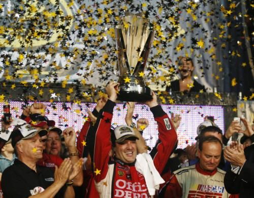 2011-11-21t020620z_01_mia22_rtridsp_3_motor-racing-nacar_reuters