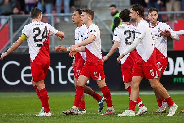 لاعبو أوتريخت